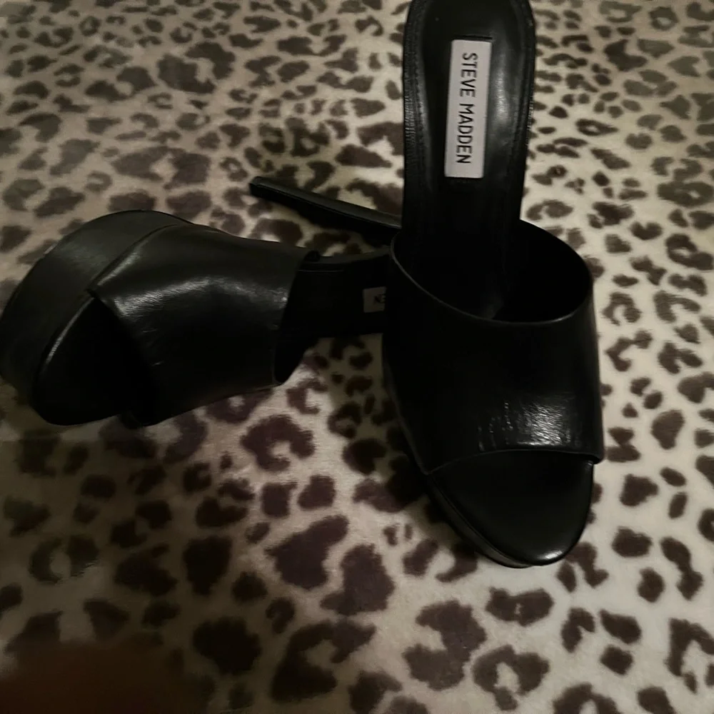 Steve Madden black high heels - Picture 2 of 8